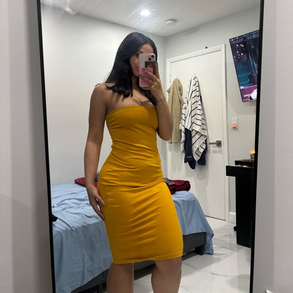 Yellow strapless tube midi dress